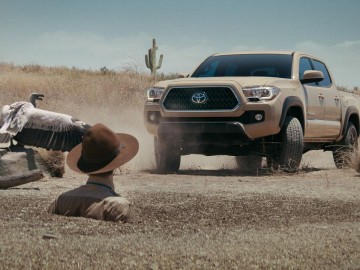 Toyota Tacoma pokonała Chucka Norrisa